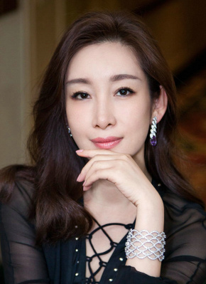 大方认爱卡哥：是的，我们订婚了 锦绣开年！